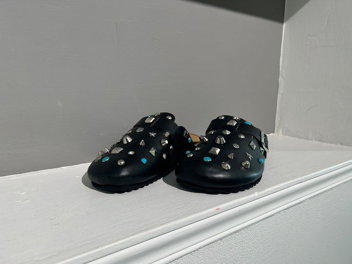 OVYÈ - SCARPE SABOT CON BORCHIE