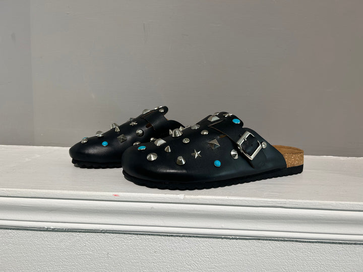 OVYÈ - SCARPE SABOT CON BORCHIE