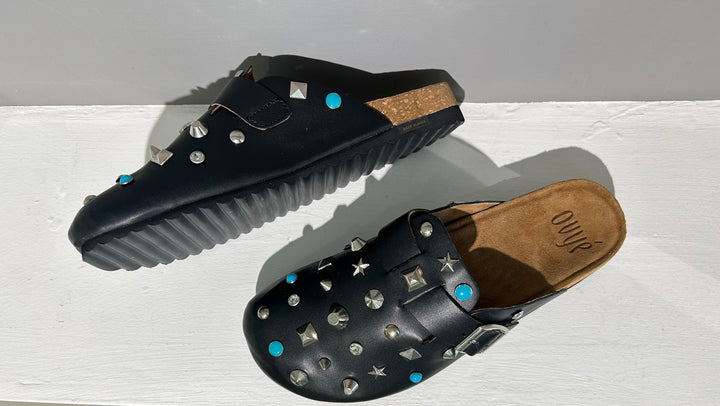 OVYÈ - SCARPE SABOT CON BORCHIE